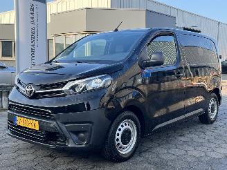 Avarii taxi Toyota Proace Compact 1.6 D-4D Cool Comfort 2017/12